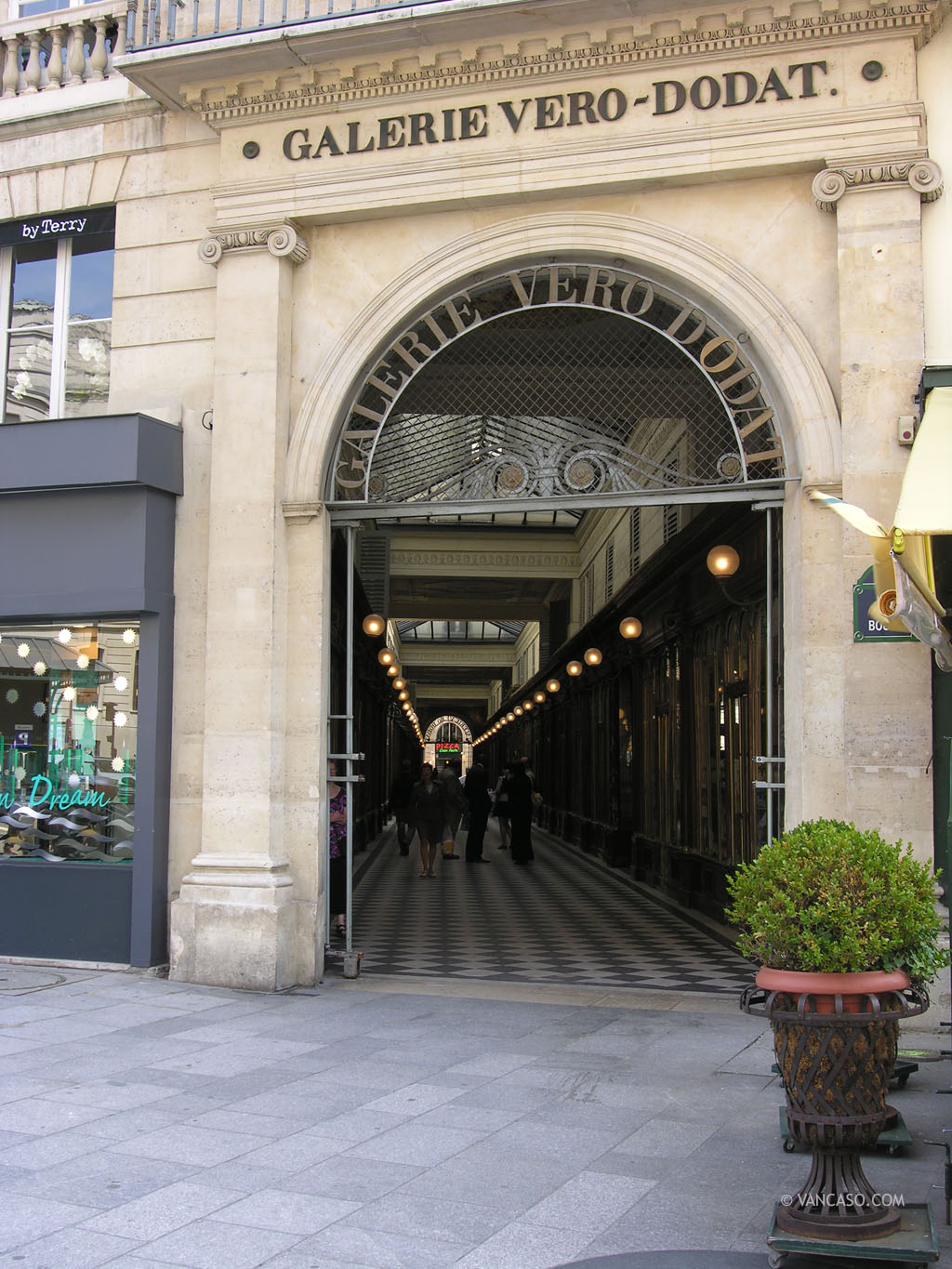 Galerie Vero Dodat Passage of Paris France